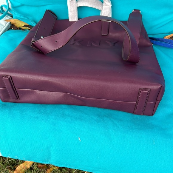 NWT DKNY tote - Picture 5 of 5